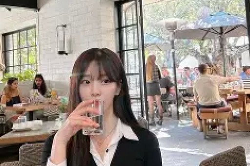 千万粉丝网红白冰偷税被查 抖音客服：是否封禁以通知为准