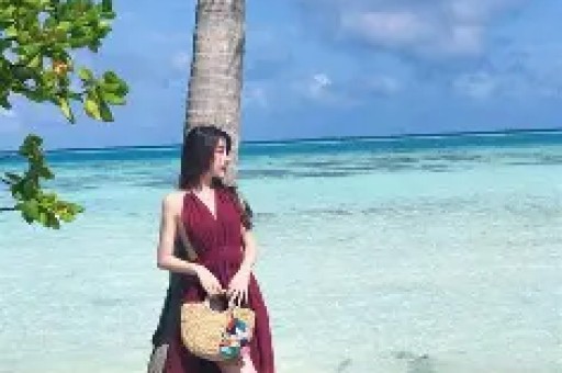 网红“迅猛龙特蕾莎”会员直播引热议因操作失误公开回应真相！